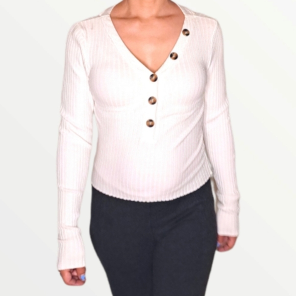 Hearts and Hips fiona blouse button up white, size small. - Picture 10 of 10